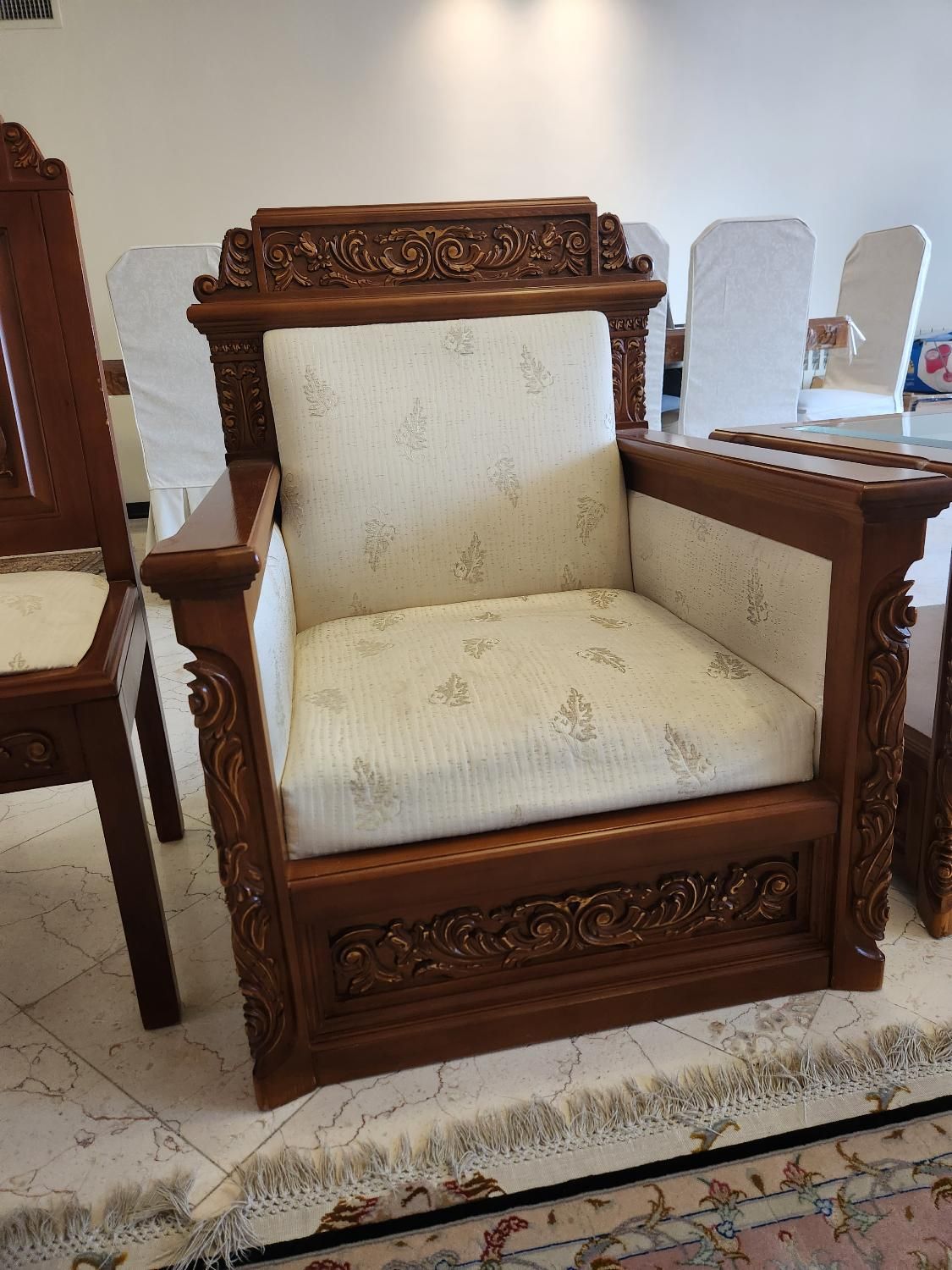 از فروشگاه مدرن کلاسیک خریداری شده|مبلمان خانگی و میز عسلی|تهران, بوستان چیتگر|دیوار