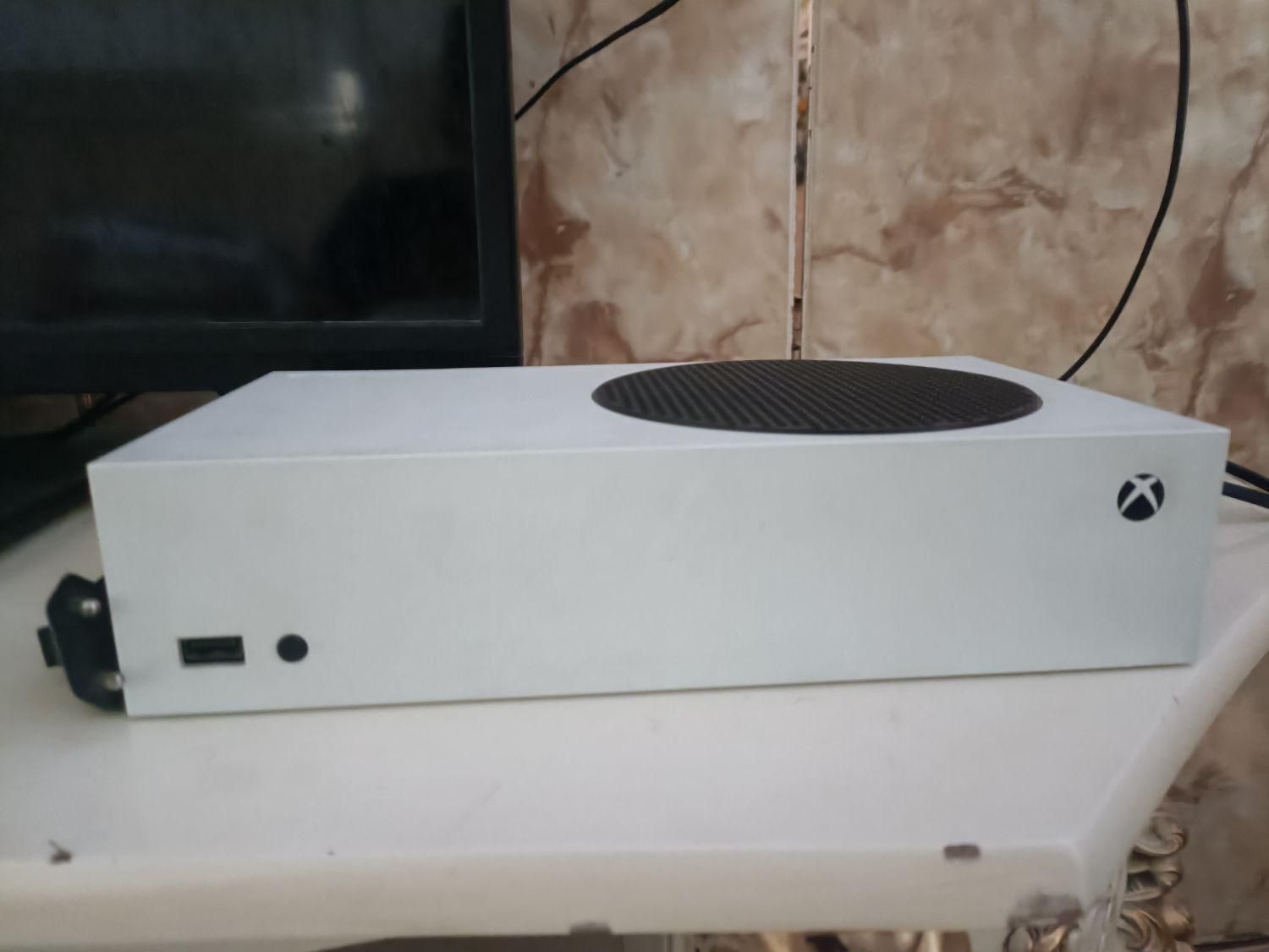 ایکس باکس اس معاوضه با ps4 proهم دارم|کنسول، بازی ویدئویی و آنلاین|زاهدان, |دیوار