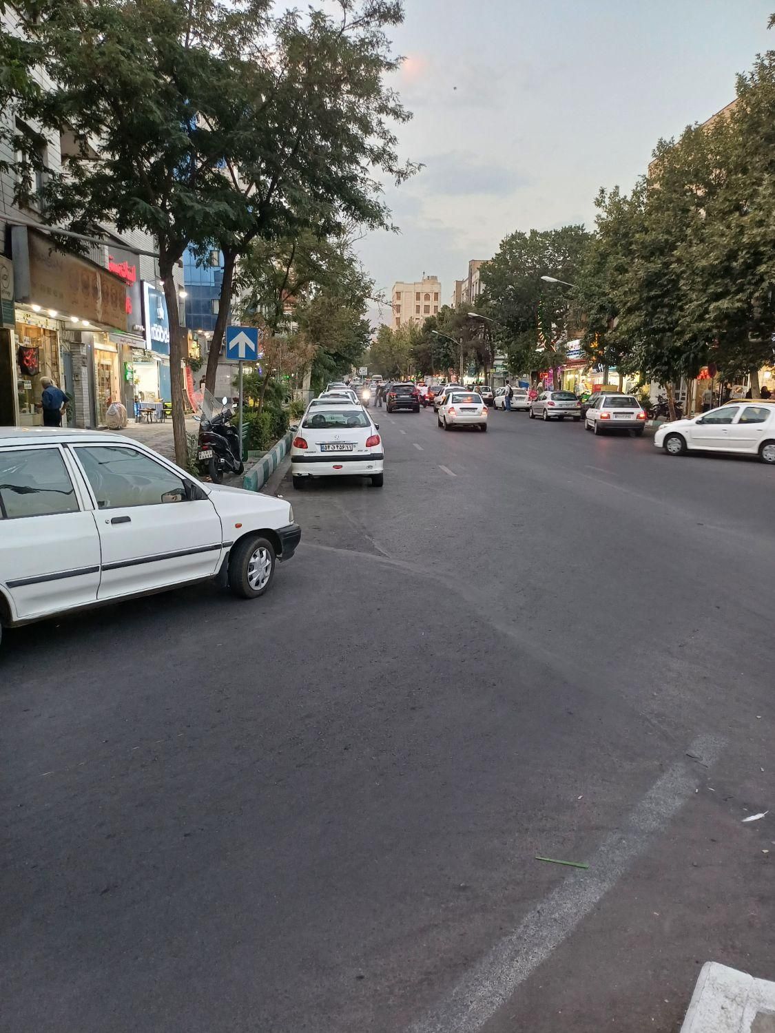 مغازه تجاری ۲۵مترکف۲۵متربالکن تاپ لوکیشن دردشت|اجارهٔ مغازه و غرفه|تهران, دردشت|دیوار