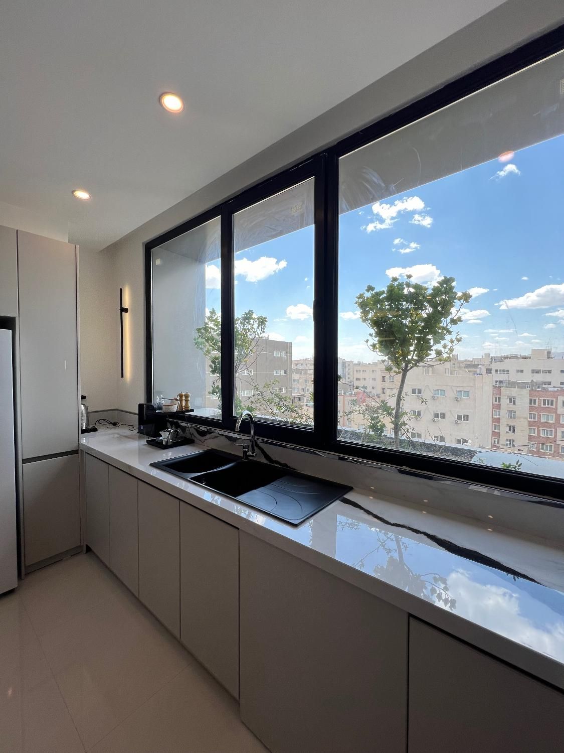 ۱۸۰متر تک‌واحدی/ نشیمن پذیرایی مجزا/ تراس‌شیشه‌ای|فروش آپارتمان|مشهد, الهیه|دیوار