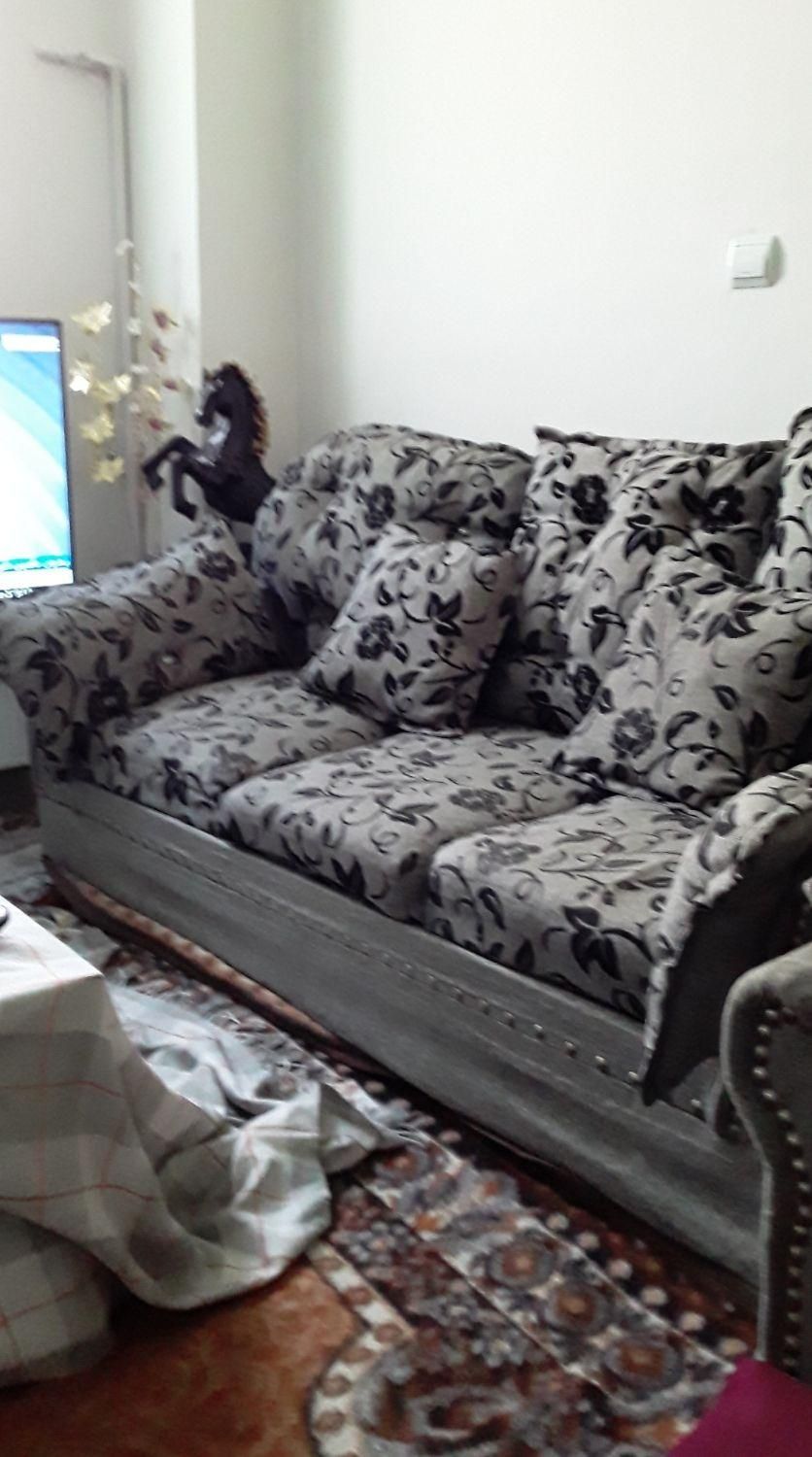 مبل کاناپه راحتی میز کامپیوتر مانیتور۱۷ تلویزیون۲۱|میز تحریر و کامپیوتر|تهران, استاد معین|دیوار