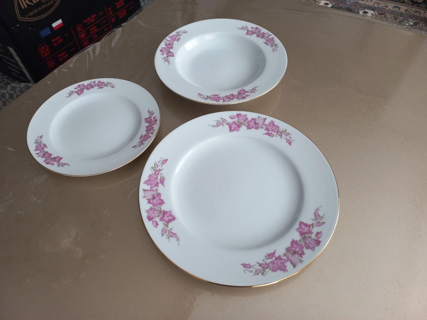 سرویس چینی زرین. گلدان کریستال|ظروف سرو و پذیرایی|ابهر, |دیوار