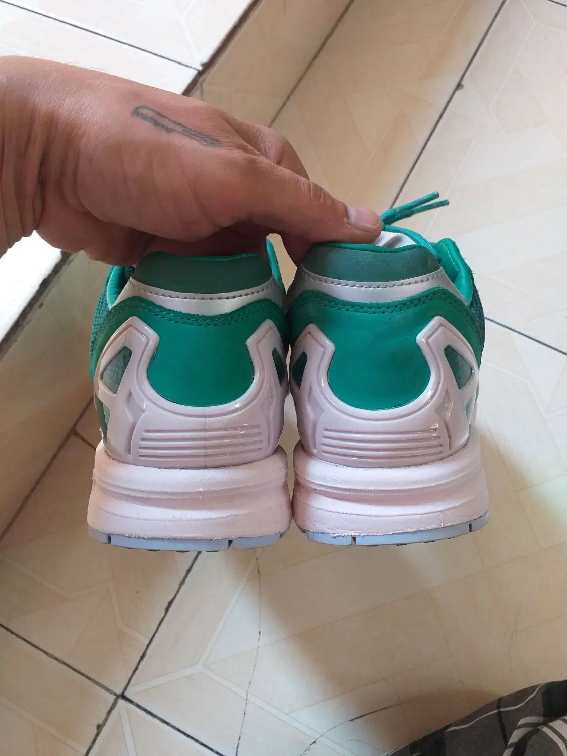 کتونی آدیداس اورجینال  آف اسپرینگ درحدzx8000|کیف، کفش، کمربند|تهران, آهنگران (سراسیاب دولاب)|دیوار