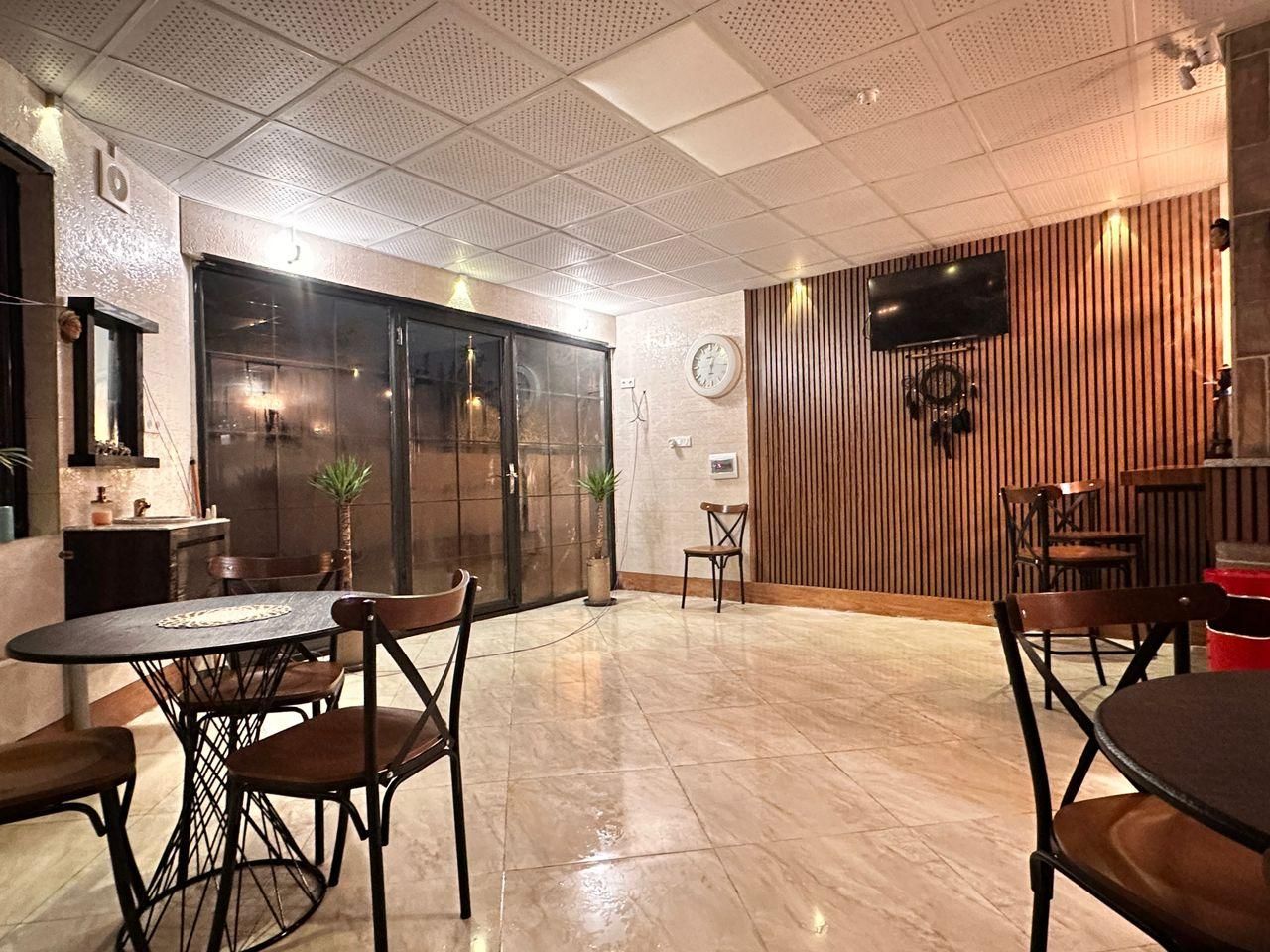 میز و صندلی  nazi coffe22|میز و صندلی غذاخوری|سنندج, |دیوار