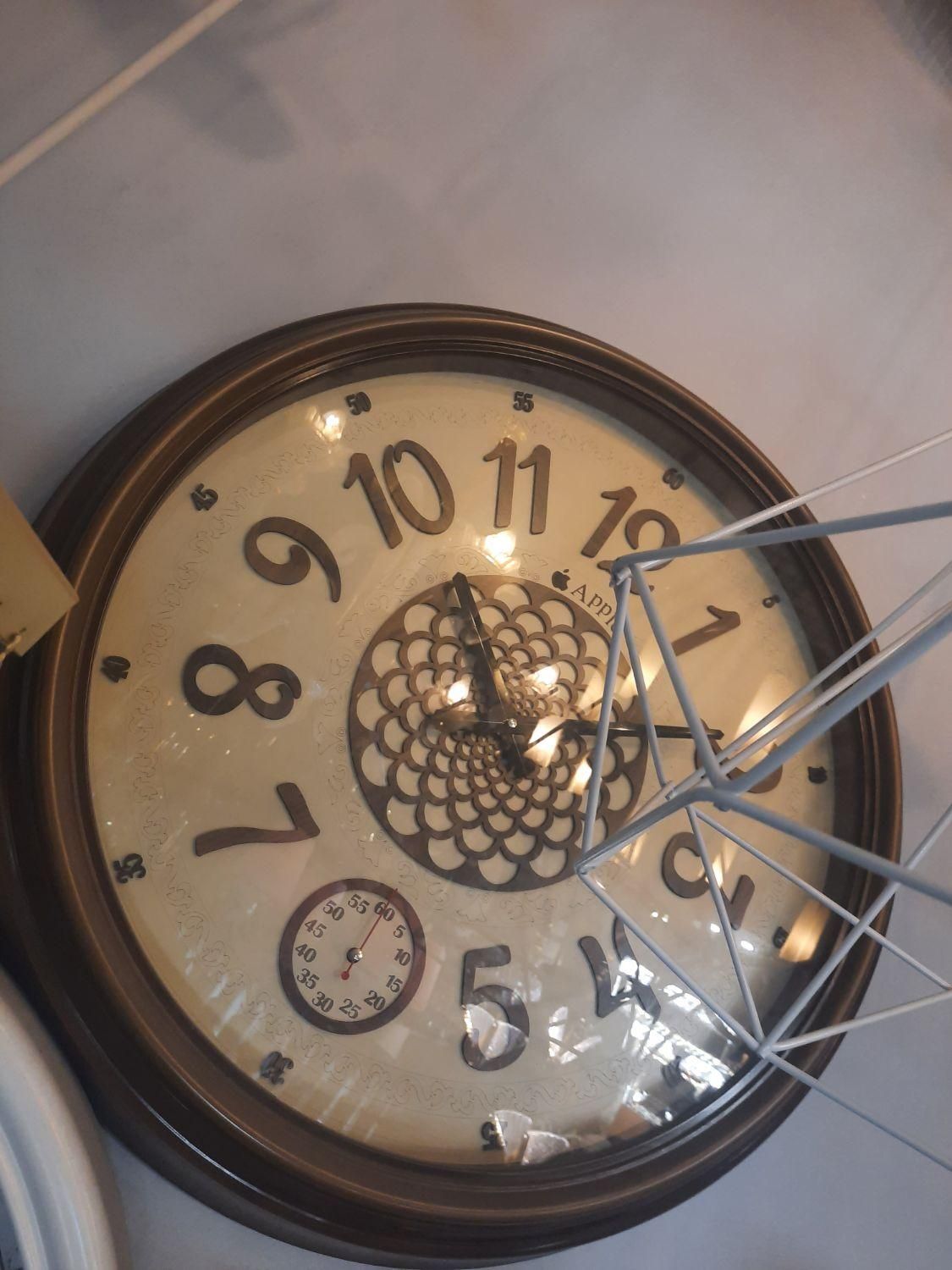 ساعت دیواری بزرگ و شیک|ساعت دیواری و تزئینی|مشهد, رضاشهر|دیوار