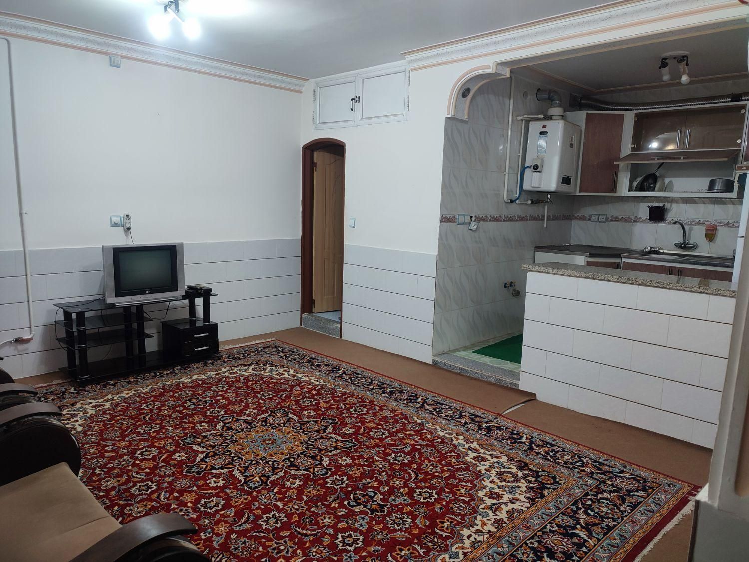 اجاره روزانه/هفتگی/ آپارتمان ۸۰ متری|اجارهٔ کوتاهمدت آپارتمان و سوئیت|طبس, |دیوار