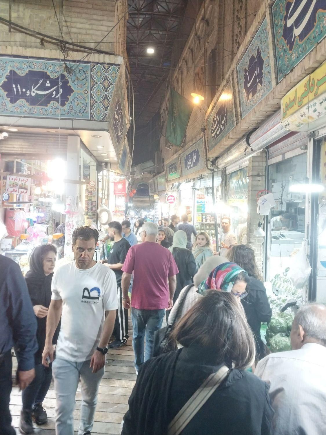 *تجریش + داخل بازارچه* 8 متر پاخور بالا / جای تاپ|اجارهٔ مغازه و غرفه|تهران, تجریش|دیوار
