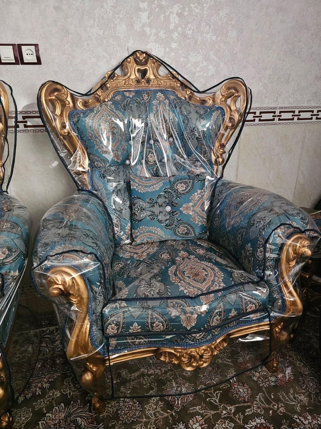 فروش مبلمان ۹ نفره همراه با میز عسلی و روکش|مبلمان خانگی و میز عسلی|قرچک, میرزائی جنوبی|دیوار