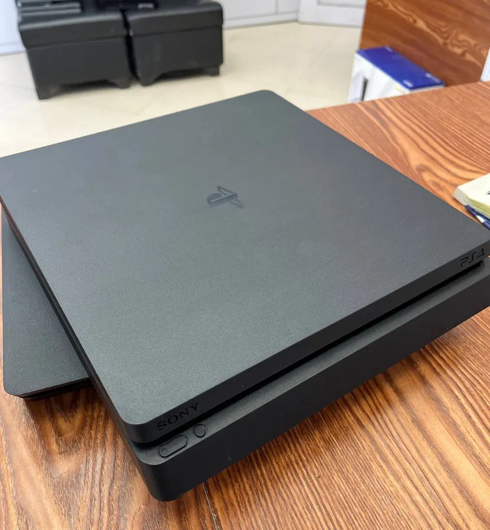 PS4 slim در حد و وارداتی|کنسول، بازی ویدئویی و آنلاین|مشهد, عامل|دیوار