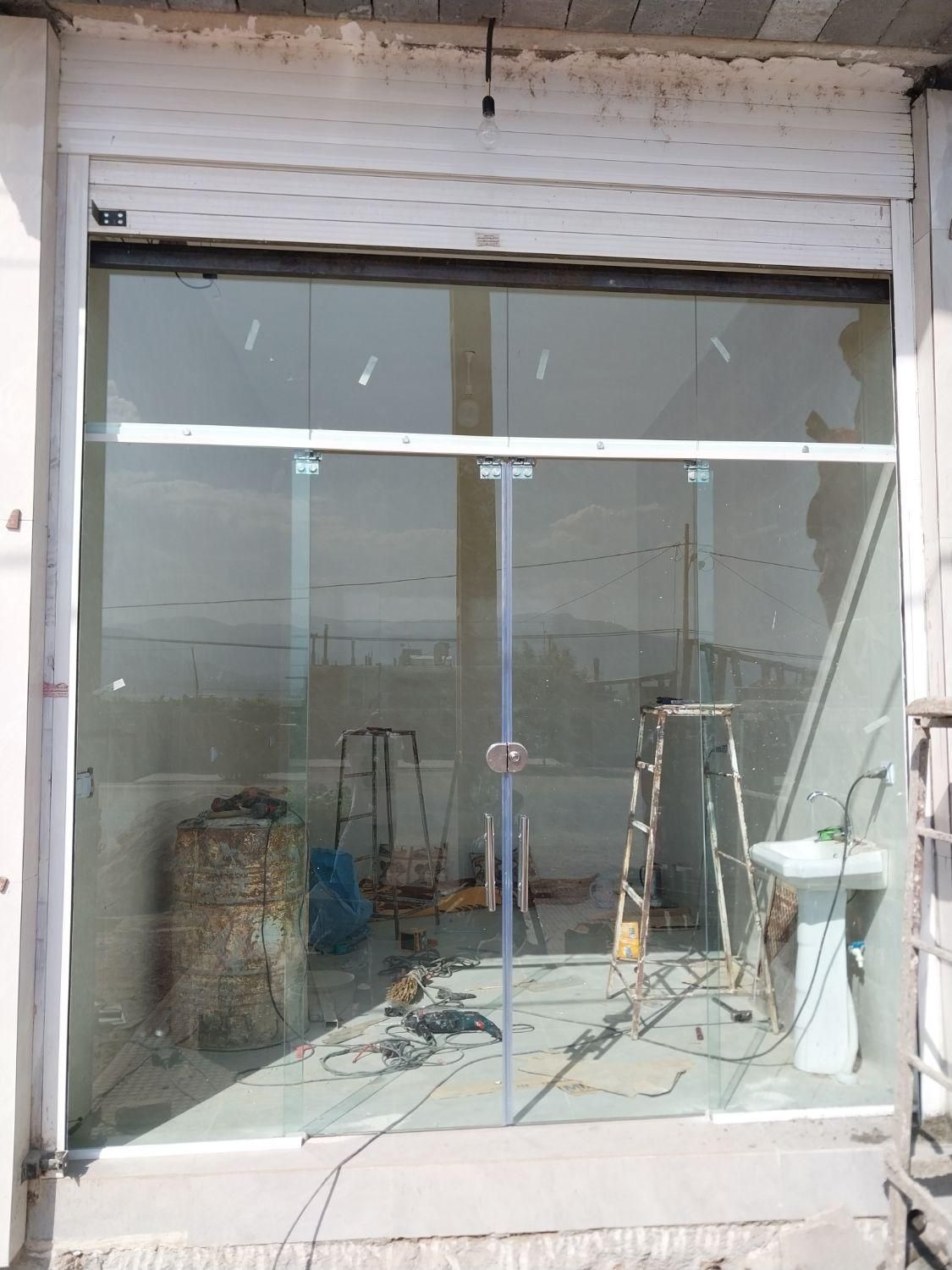 درب برقی جک پارکینگ و شیشه سکوریت|مصالح و تجهیزات ساختمان|مرودشت, پشت سایپا|دیوار