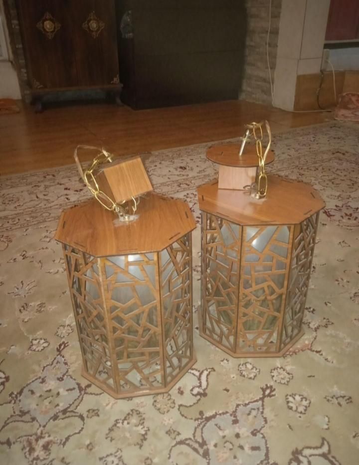 دو عدد لوستر چوبی|لوستر و چراغ آویز|اصفهان, باغ فدک|دیوار