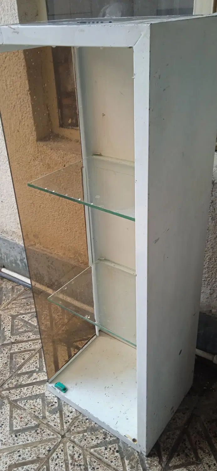 کابینت در حد نو فقط درش شکسته، شیشه ای بوده|مصالح و تجهیزات ساختمان|مشهد, مصلی (کارمندان اول)|دیوار