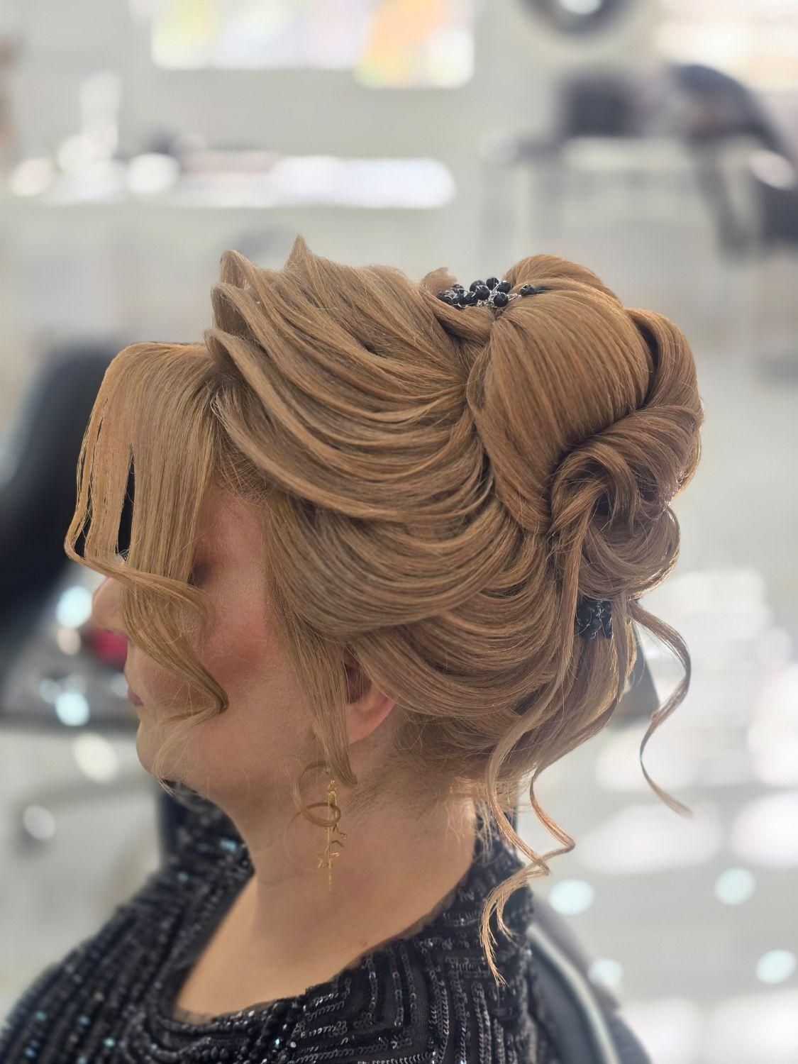 شنیون کار حرفه ای|خدمات آرایشگری و زیبایی|مشهد, حجت|دیوار