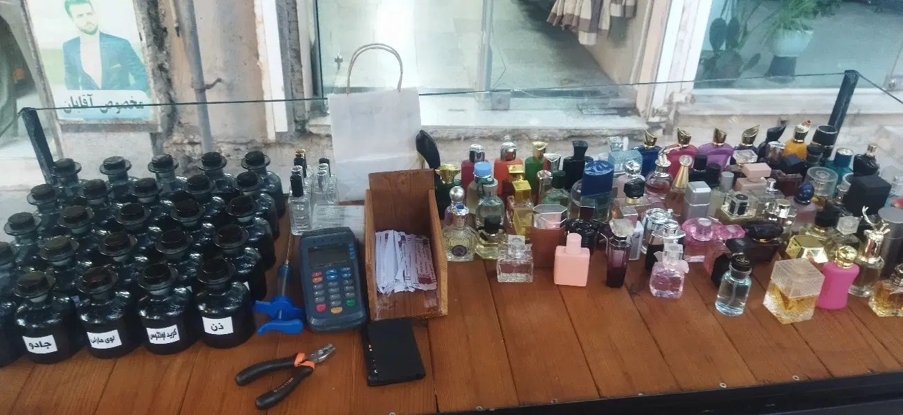 کانتر و ویترین عطر و ادکلن|فروشگاه و مغازه|کرج, گلشهر|دیوار