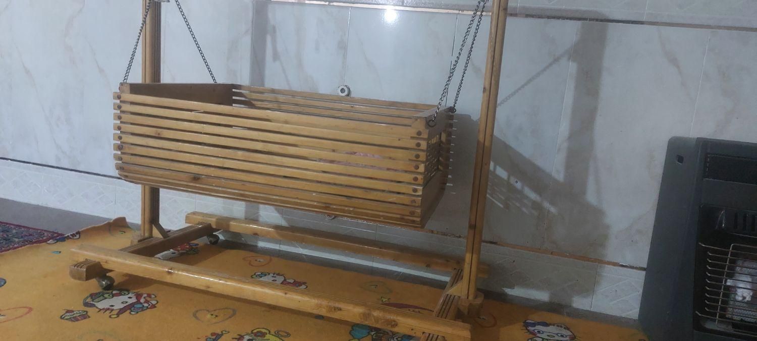 گهواره کلکسیونی چوب اصل لاکچری|تخت و صندلی بچه|زاهدان, |دیوار