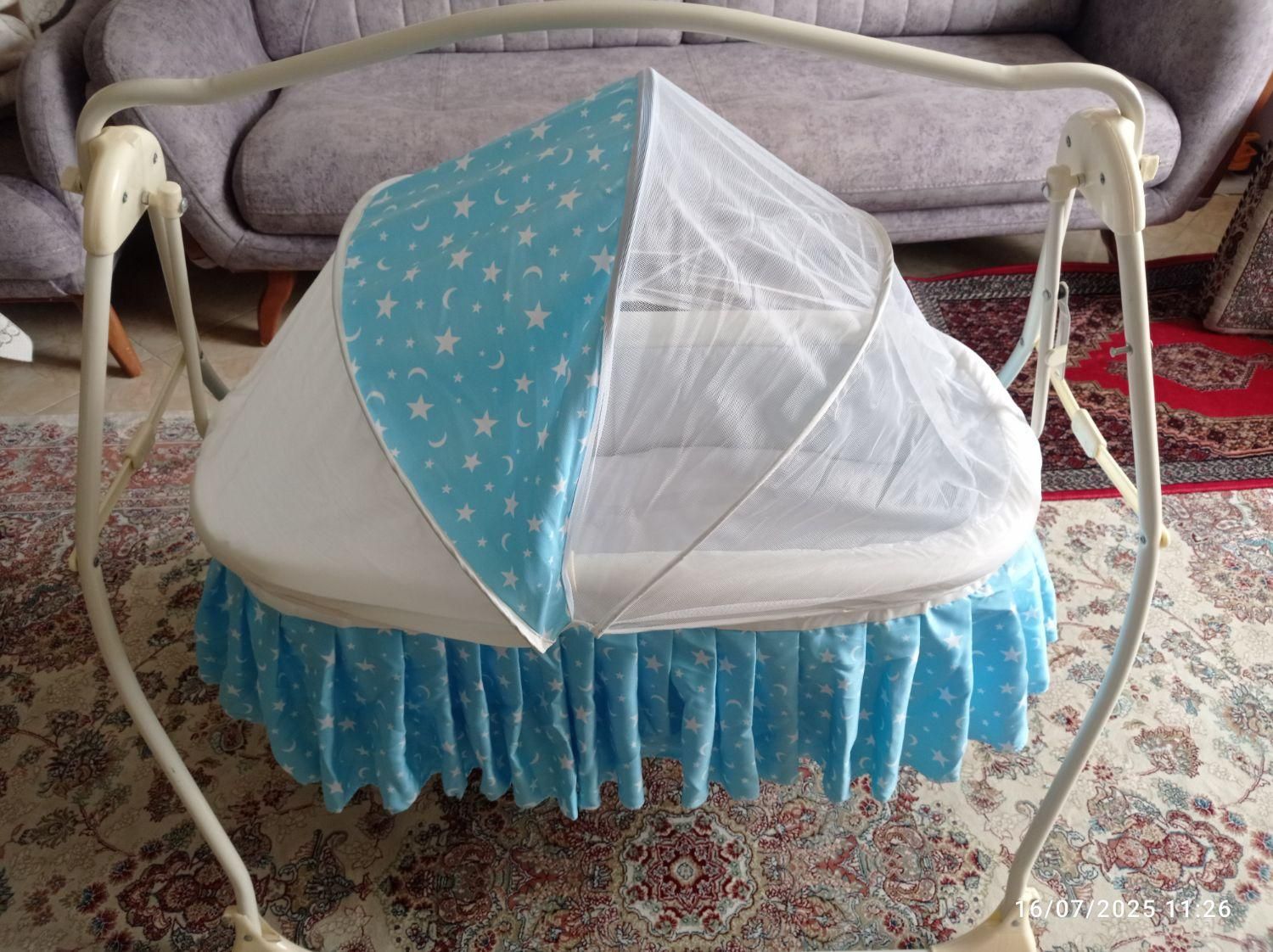 گهواره متحرک تاشو کاور دار|تخت و صندلی بچه|سنندج, |دیوار