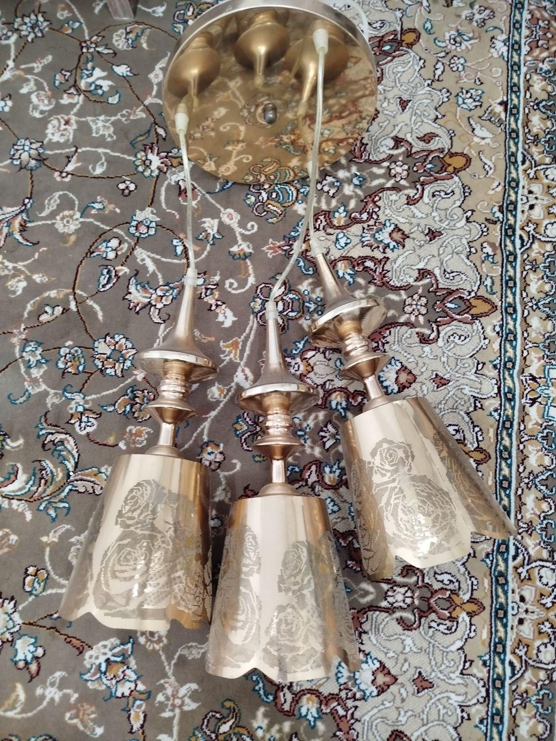 لوستر سه شاخه سالم|لوستر و چراغ آویز|فولادشهر, C3|دیوار