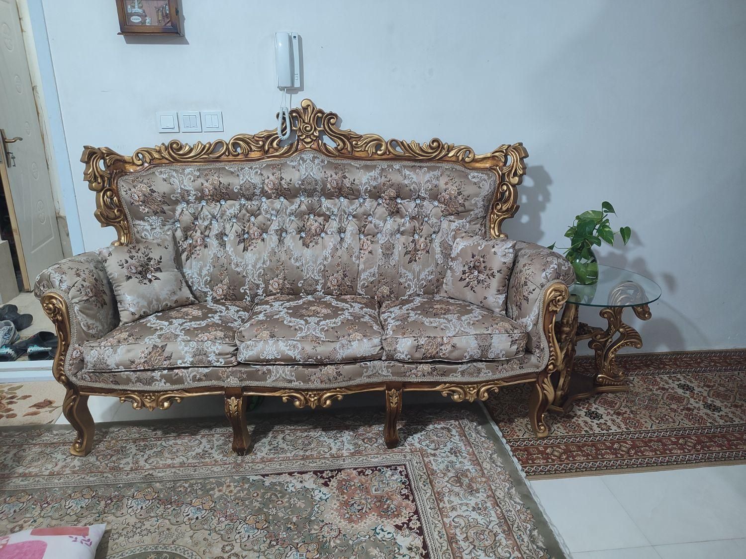 فروش مبل سلطنتی|مبلمان خانگی و میز عسلی|تربت جام, بیست متری منبع آب|دیوار