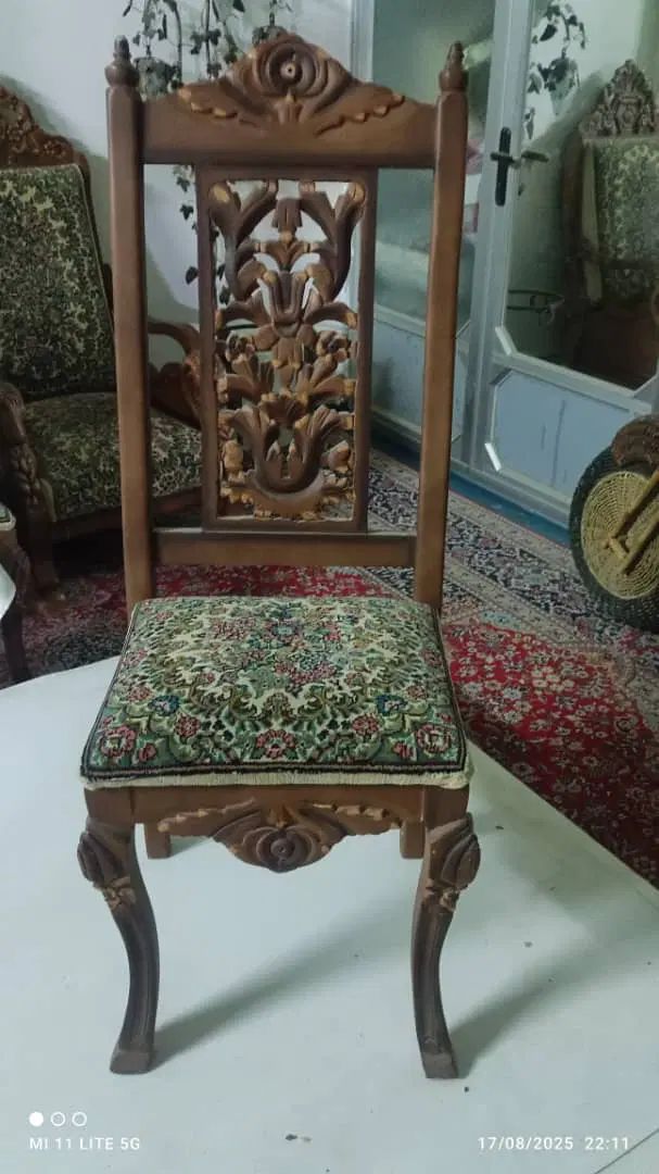 سرویس کامل مبل قالی و میزناهار خوری ۸ نفره|مبلمان خانگی و میز عسلی|رفسنجان, |دیوار