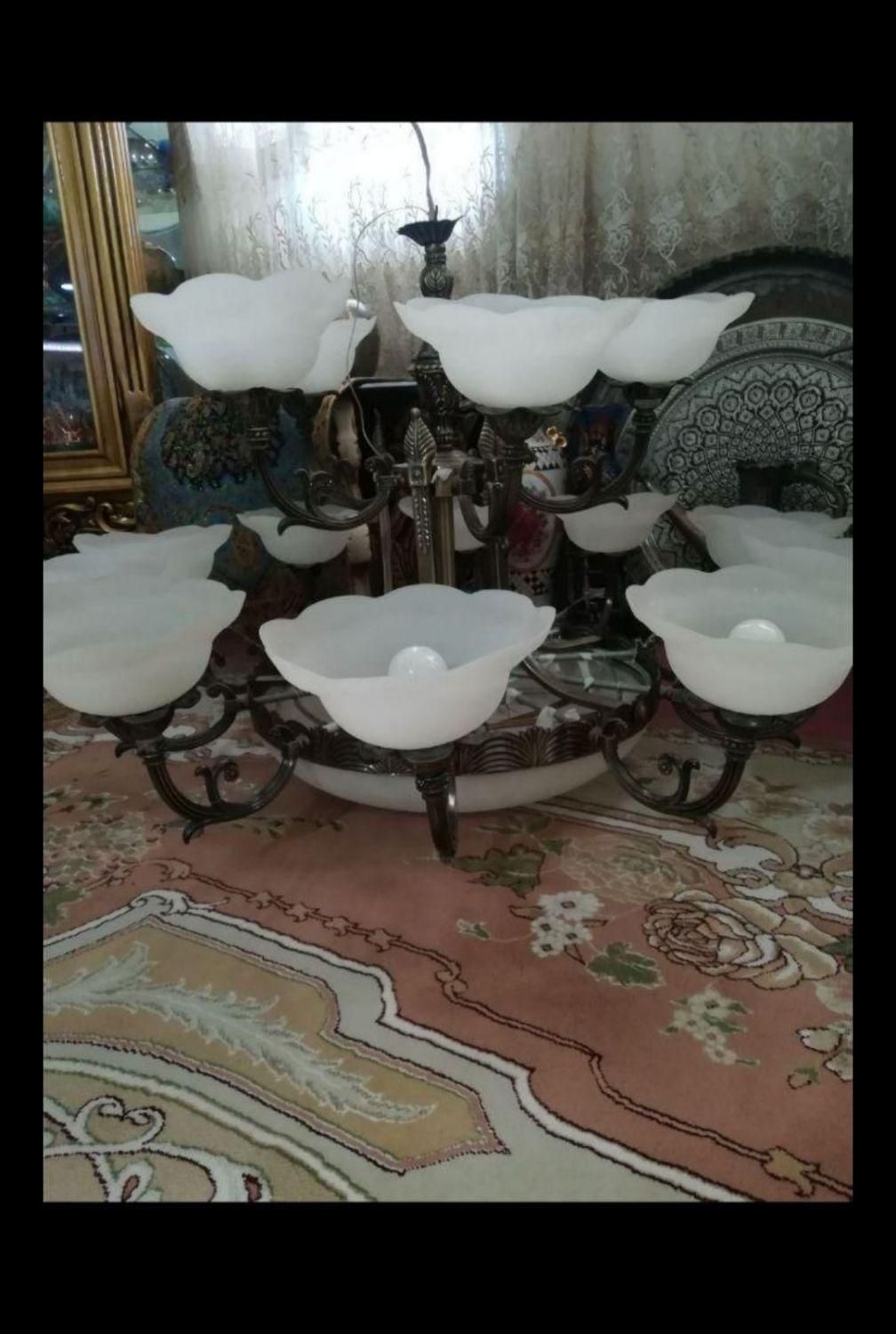 لوستر بزرگ حباب دار.|لوستر و چراغ آویز|شهرکرد, |دیوار