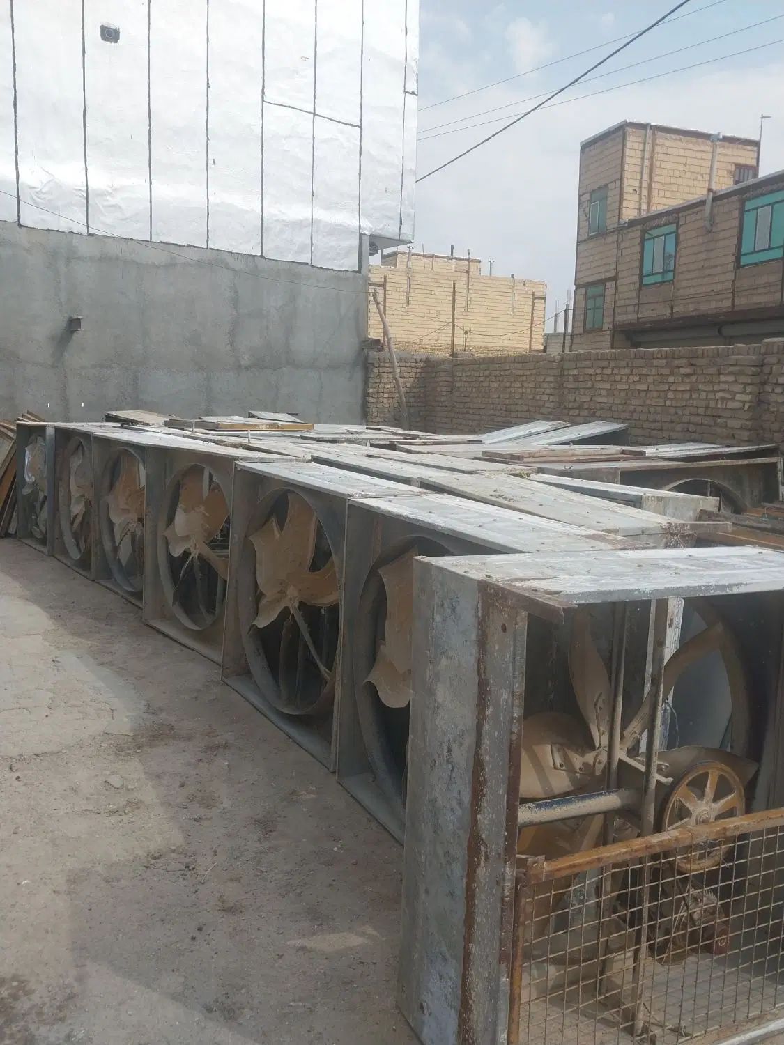 هواکش و فن مرغداری ۱۴۰ و آسیاب و میکسر بالابر|ماشین‌آلات صنعتی|خرم‌آباد, |دیوار