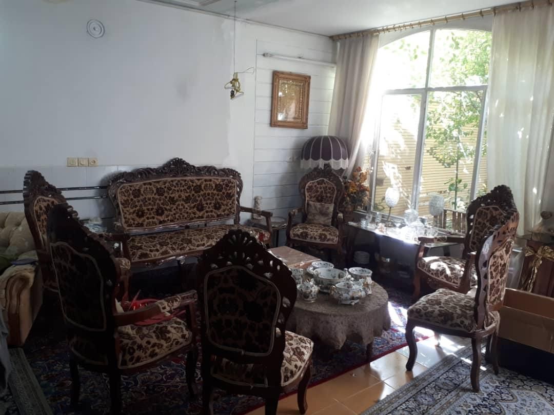 مبل ۹ نفره سلطنتی سالم|مبلمان خانگی و میز عسلی|خمینی‌شهر, |دیوار