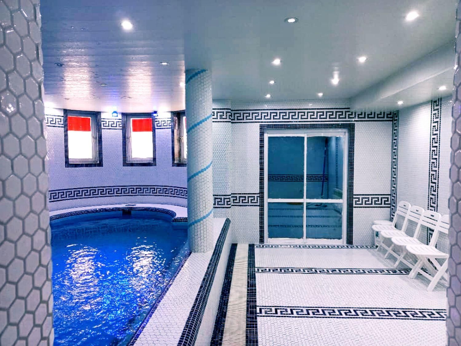 اجاره ویلا معمولی و استخردار بدون واسطه|اجارهٔ کوتاه‌مدت ویلا و باغ|چالوس, |دیوار