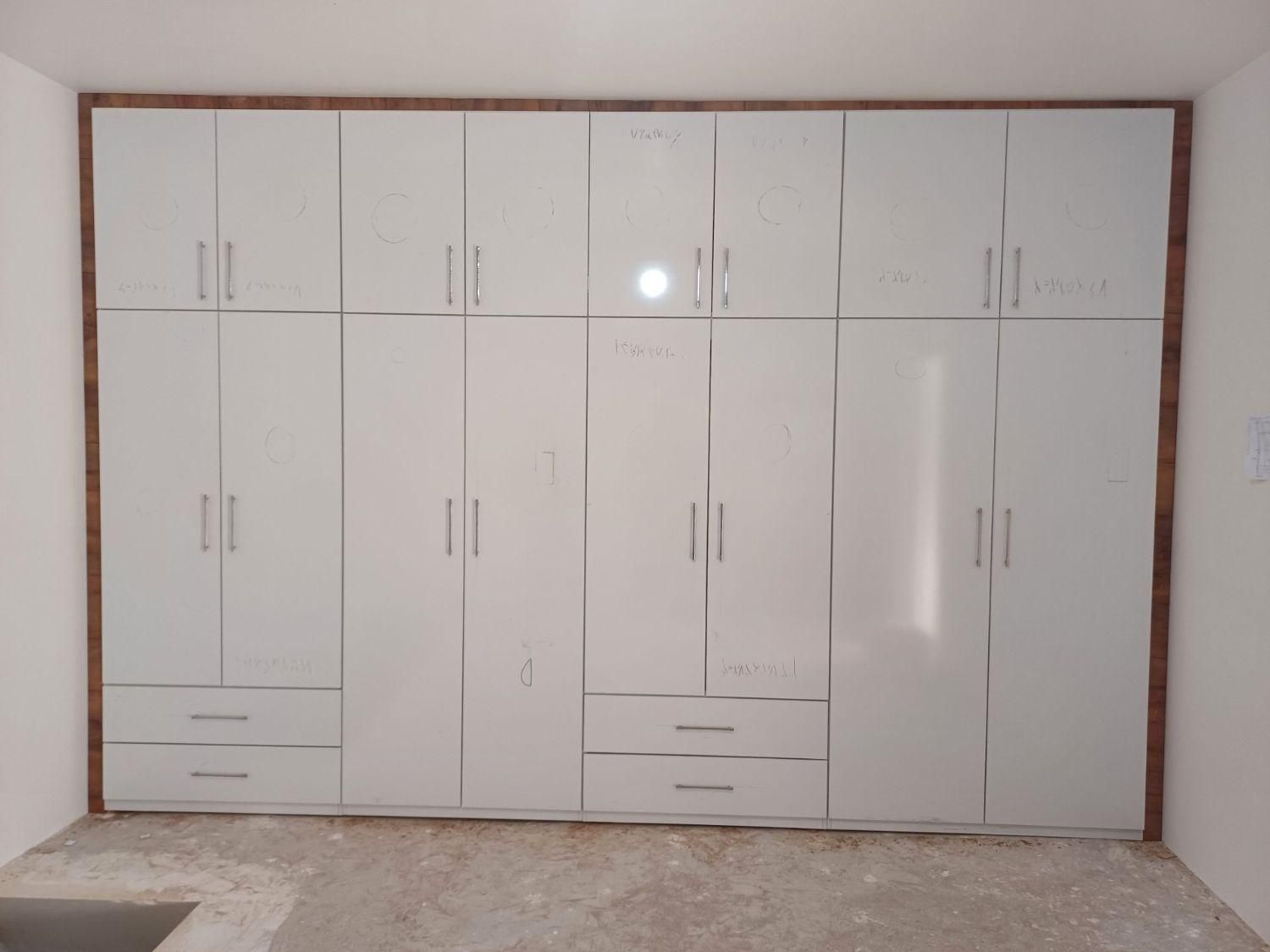 کمددیواری سفید متالیک ۰۶ترکیب با تیک|جاکفشی، کمد، دراور|اردبیل, |دیوار