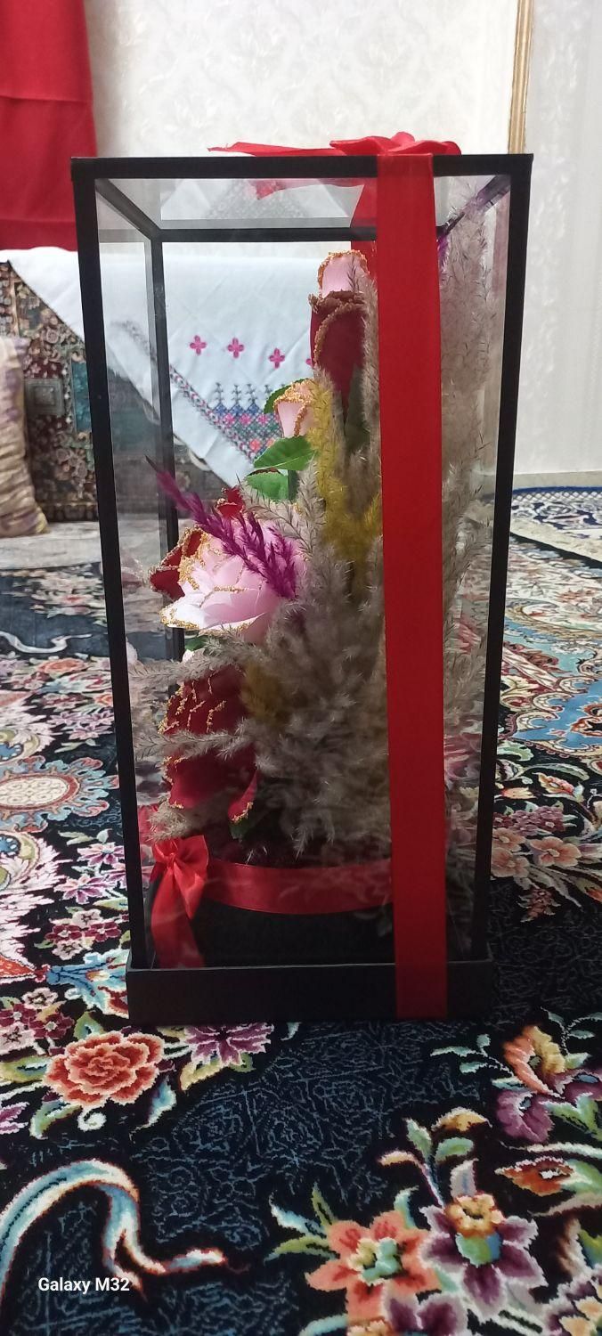 باکس شیشه ای با گل|گل مصنوعی|تهران, سرخه حصار|دیوار