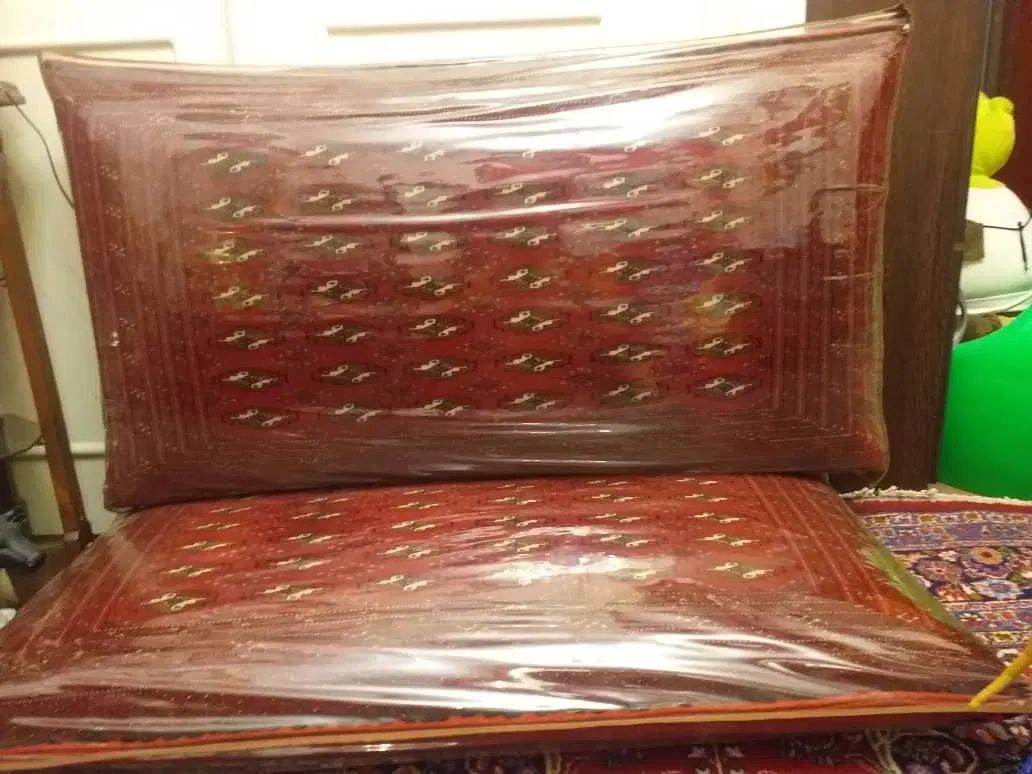 پشتی دو عدد|پشتی|مشهد, هفت تیر (حافظ)|دیوار