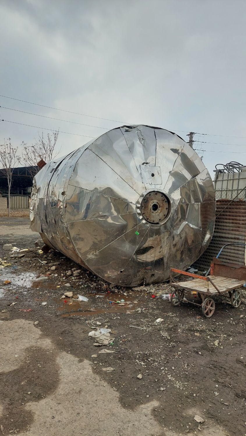 مخزن استیل راکتور ۳۰هزار ۱۰هزار لیتری دوجداره|ماشینآلات صنعتی|تهران, آبشار|دیوار