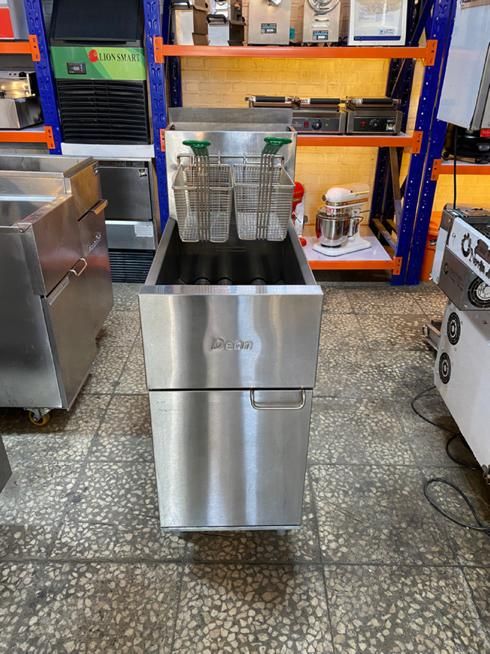 سرخ کن دین آمریکایی|کافیشاپ و رستوران|تهران, حکیمیه|دیوار