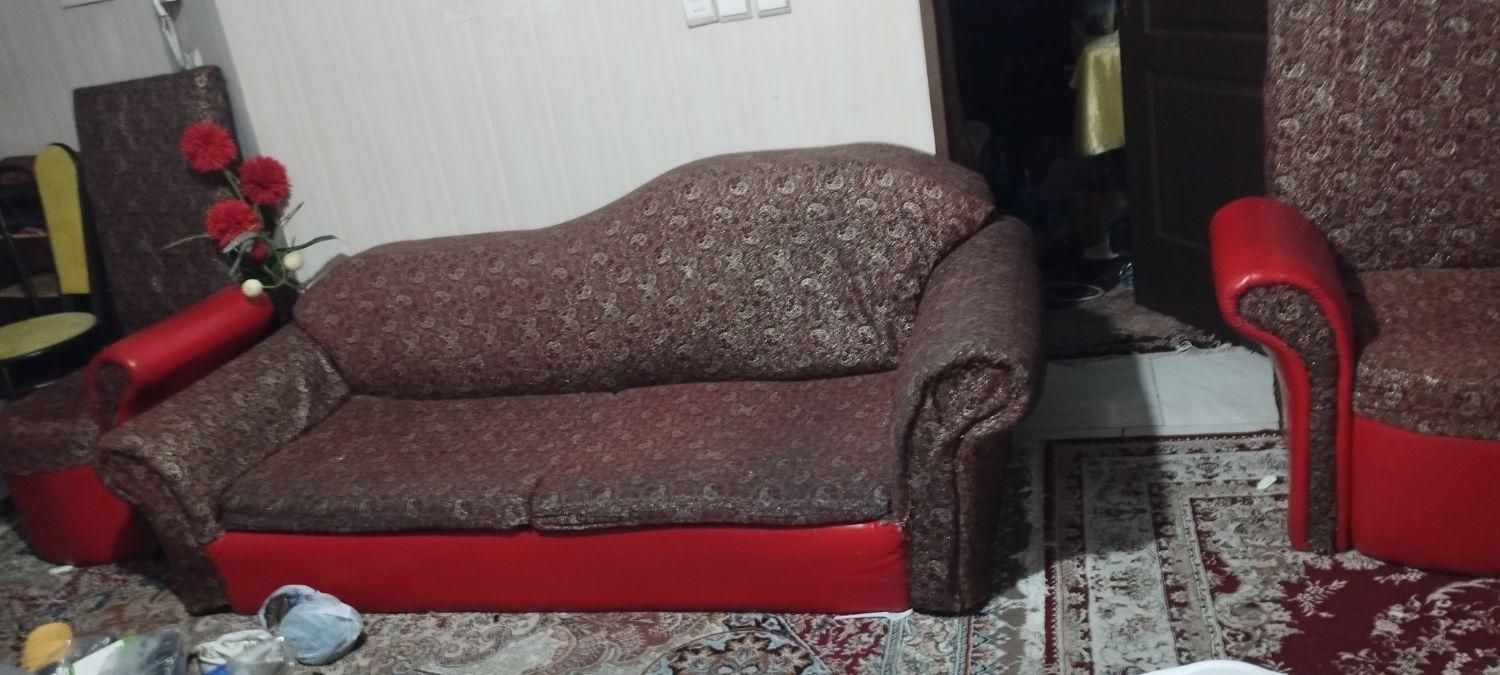 ۲ دست مبل|مبلمان خانگی و میز عسلی|اصفهان, قلعه طبره|دیوار