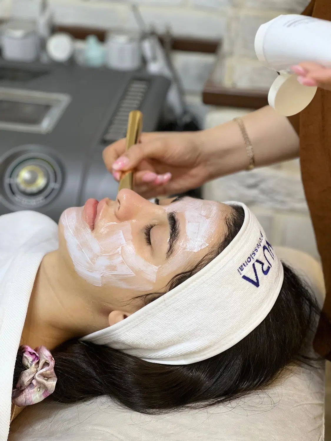 پاکسازی و فیشال پوست تخصصی بانوان رشت|خدمات آرایشگری و زیبایی|رشت, گلباغ نماز|دیوار