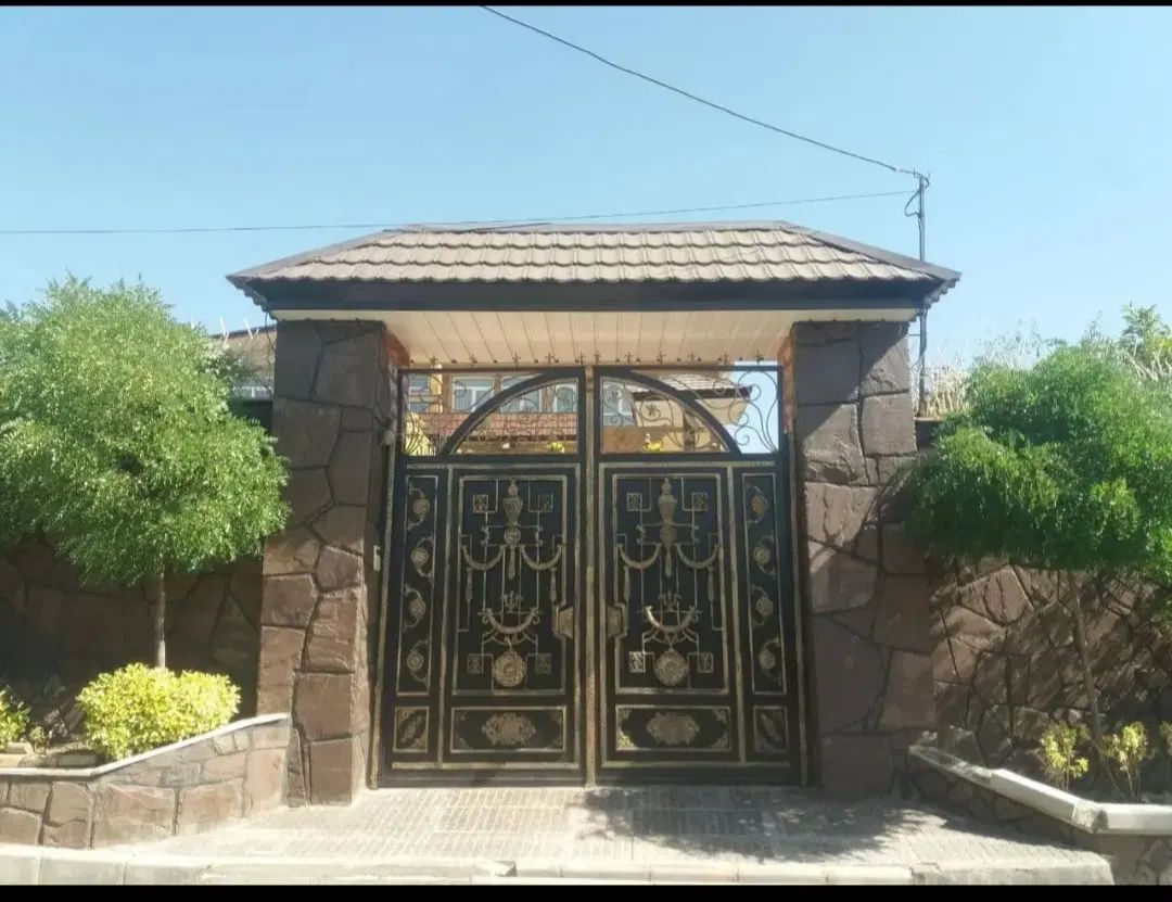 ساخت و ساز انواع درب و پنجره فلزی با کمترین قیمت|خدمات پیشه و مهارت|زاهدان, |دیوار