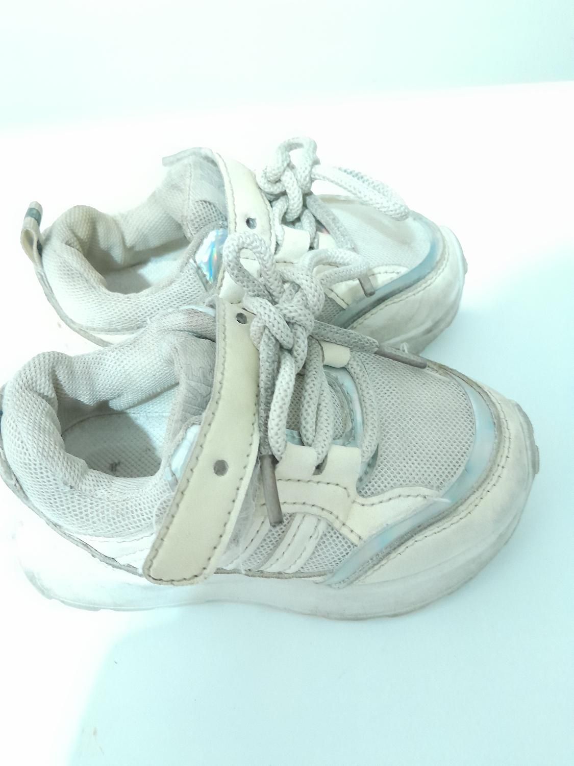 یک جفت کفش کتانی چسبی بچه گانه|کفش و لباس بچه|گرگان, |دیوار