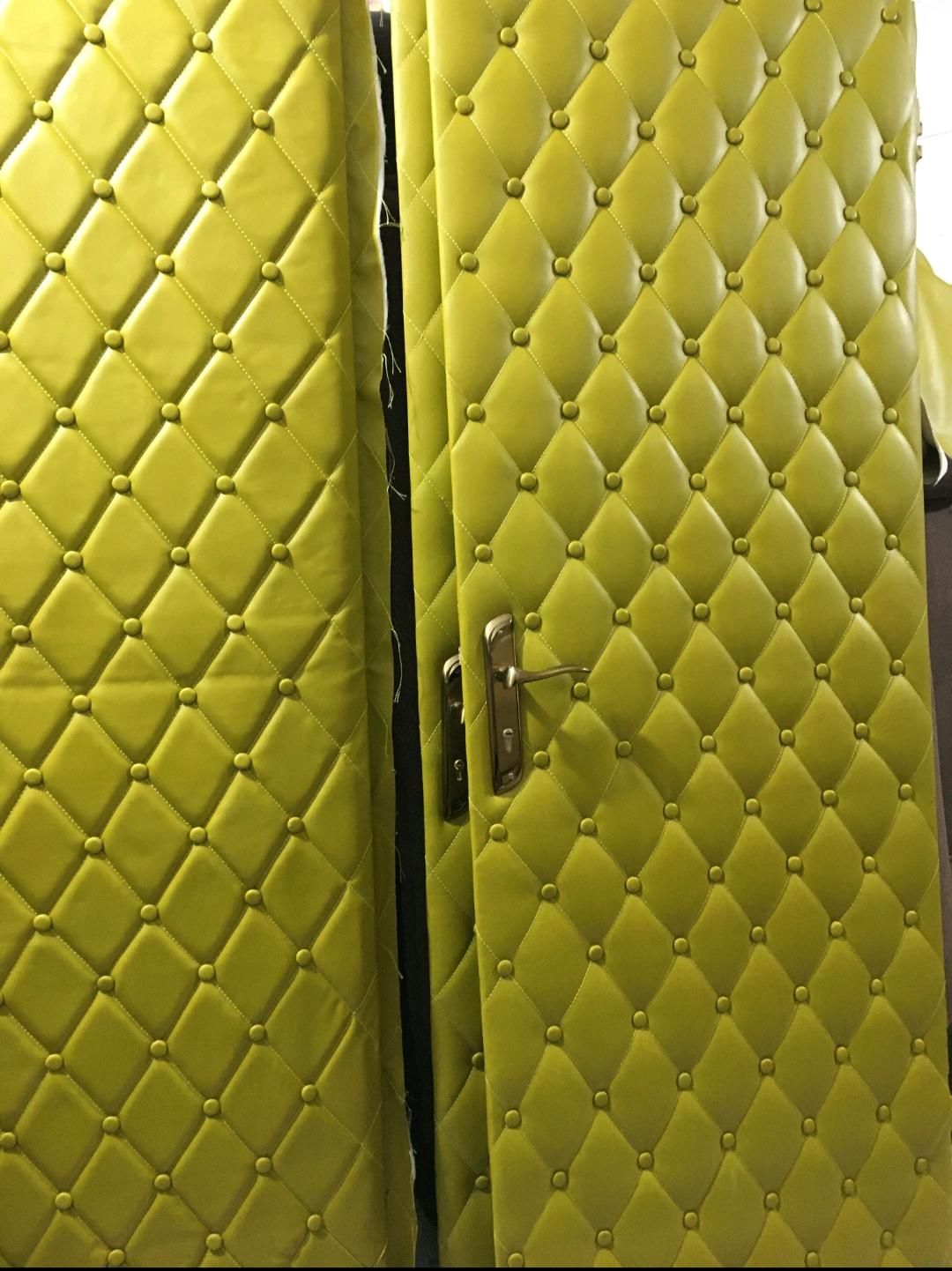 چرم کوبی و لمسه درب عایق صدا|خدمات پیشه و مهارت|بیرجند, |دیوار