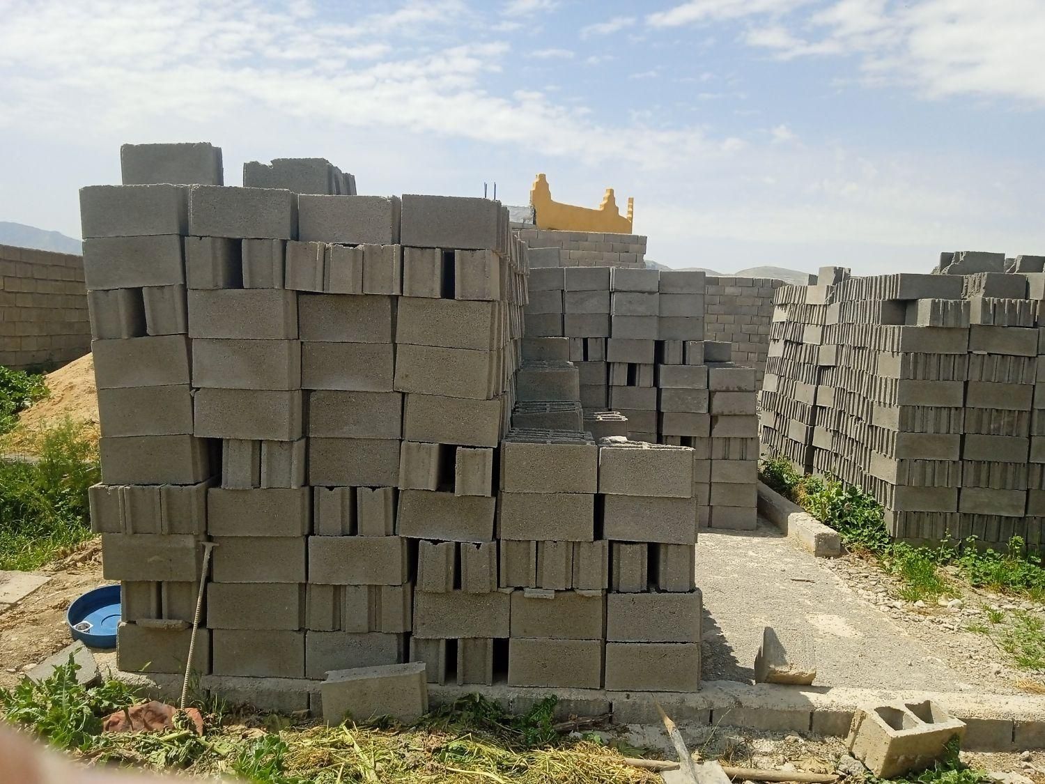 کارگاه بلوکزنی ومصالح فروشی بینایی|مصالح و تجهیزات ساختمان|ایذه, |دیوار