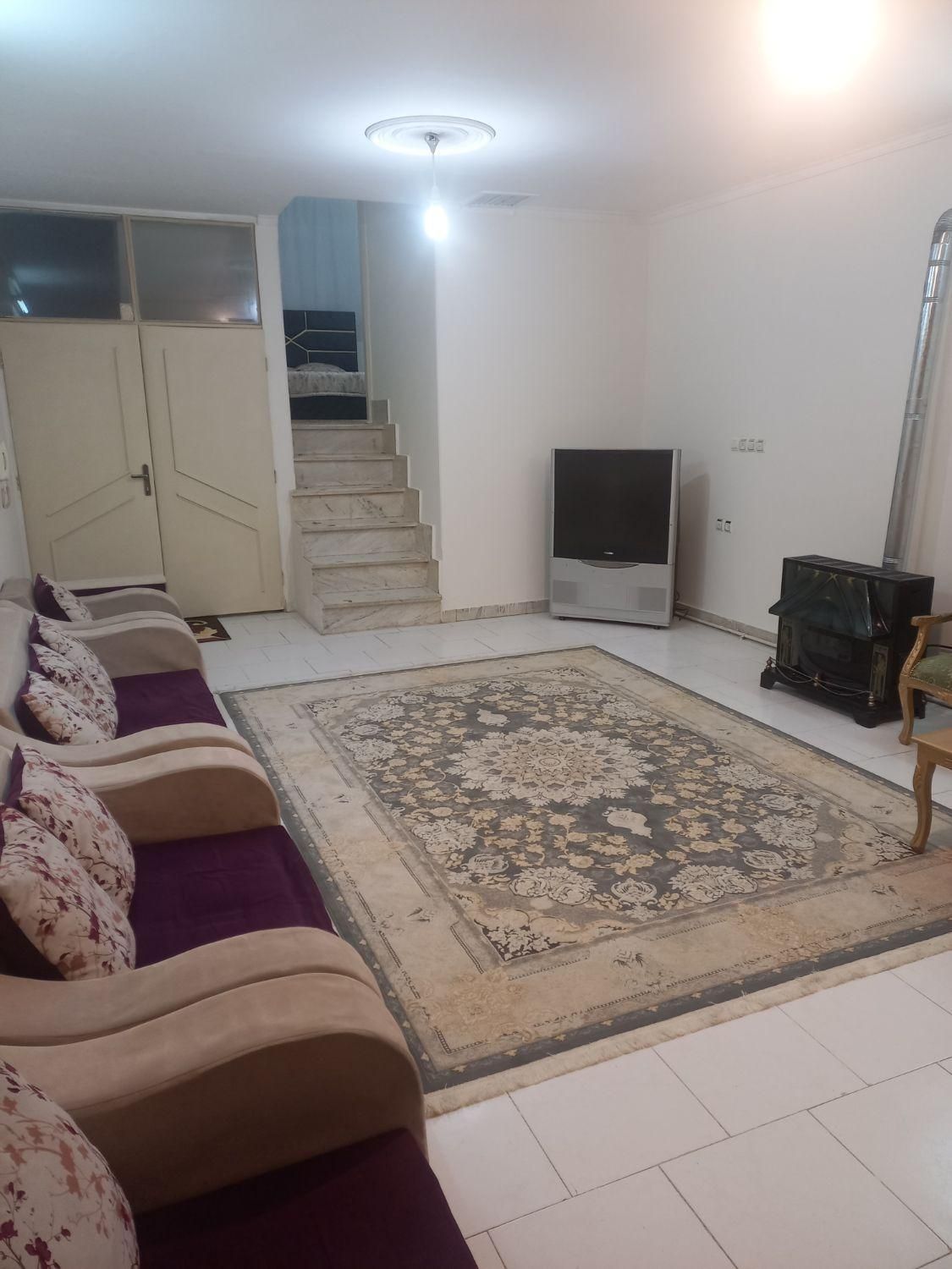 سوئیت ویلایی  دربست  بالای شهر + پارکینگ|اجارهٔ کوتاه‌مدت آپارتمان و سوئیت|بروجرد, |دیوار