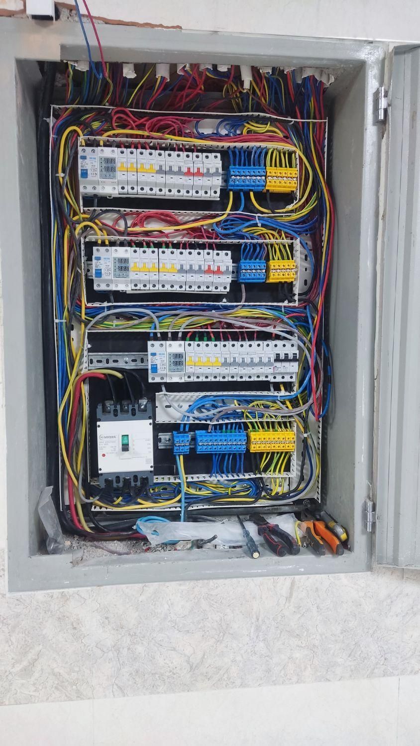 برقکار عیب یابی در اسرع وقت با کمترین قیمت.|خدمات پیشه و مهارت|آبادان, |دیوار