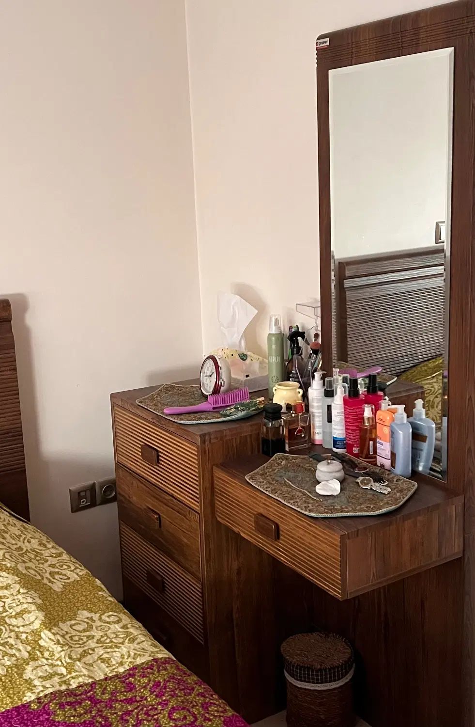 تخت و میز ارایش برند گوفر کاملا سالم و نو|تخت و سرویس خواب|تهران, مهران|دیوار