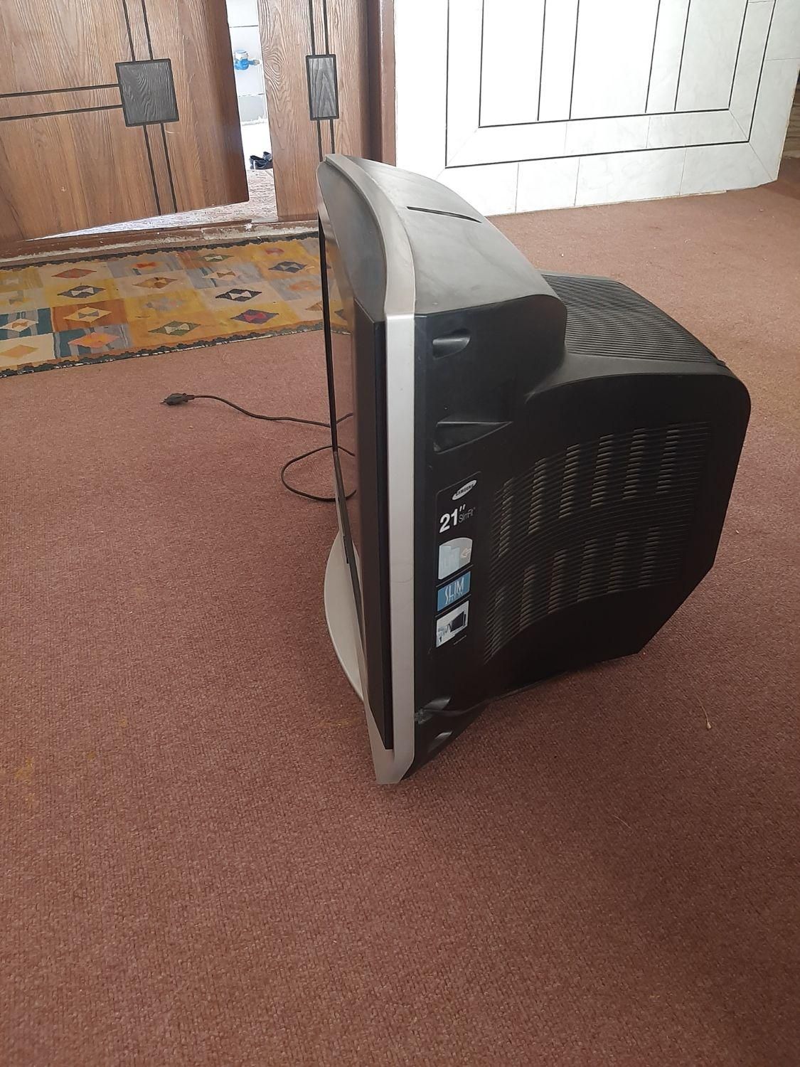 تلویزیون سامسونگ ۲۱ اینچ در حد نو|تلویزیون و پروژکتور|فلاورجان, |دیوار