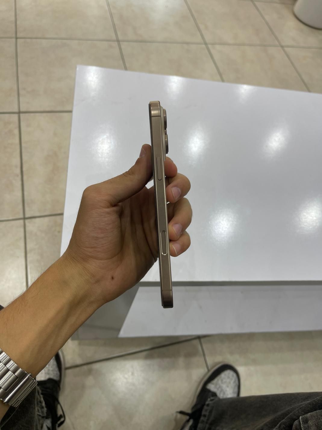 اپل iPhone 16 Pro Max با حافظهٔ ۲۵۶ گیگابایت|موبایل|شیراز, زند|دیوار