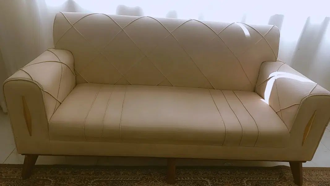 مبل ۷ نفره در حد نو و  همراه میز نهار خوری ۶ نفره|مبلمان خانگی و میز عسلی|رشت, توشیبا|دیوار
