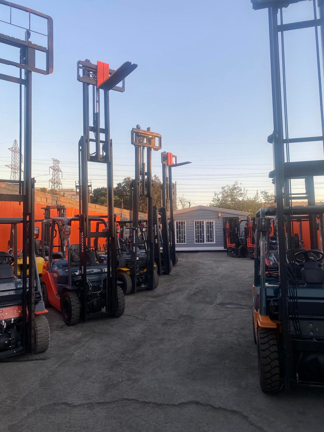 دستگاه لیفتراک تویوتا صفر ۲/۵تن۳تن ۵تن و کارکرده|ماشینآلات صنعتی|ری, دولتآباد|دیوار