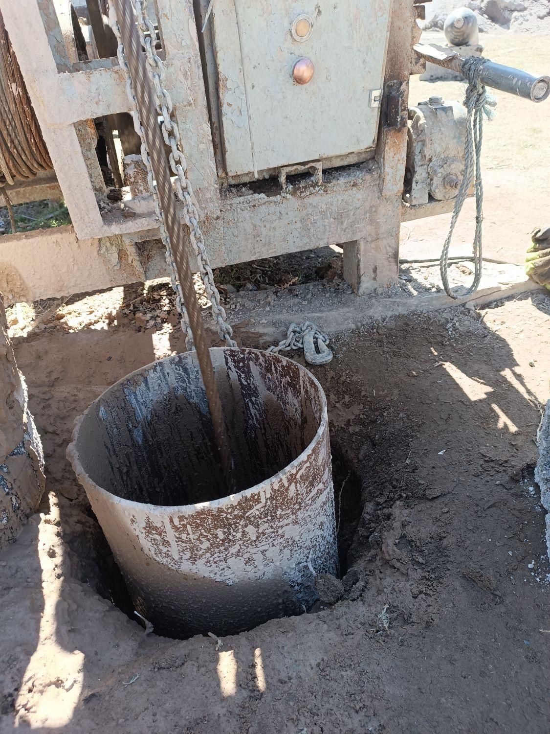 چاه کنی وحفر چاه آب با دستگاه و دستی مقنی هستم|خدمات پیشه و مهارت|تبریز, |دیوار