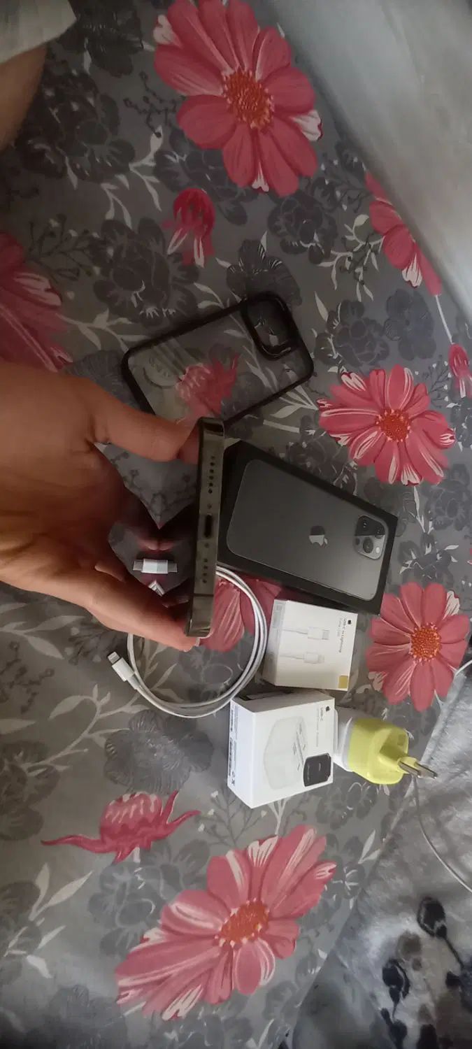 اپل iPhone 13 Pro Max با حافظهٔ ۲۵۶ گیگابایت|موبایل|کرج, شهرک یاس شمالی|دیوار
