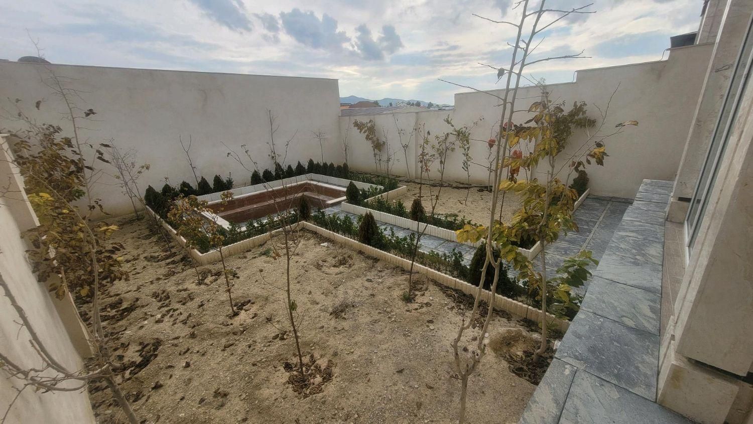 ویلا ۴۰۰ متر ۳۰۰ بنا در مهرآباد رودهن|فروش خانه و ویلا|رودهن, |دیوار