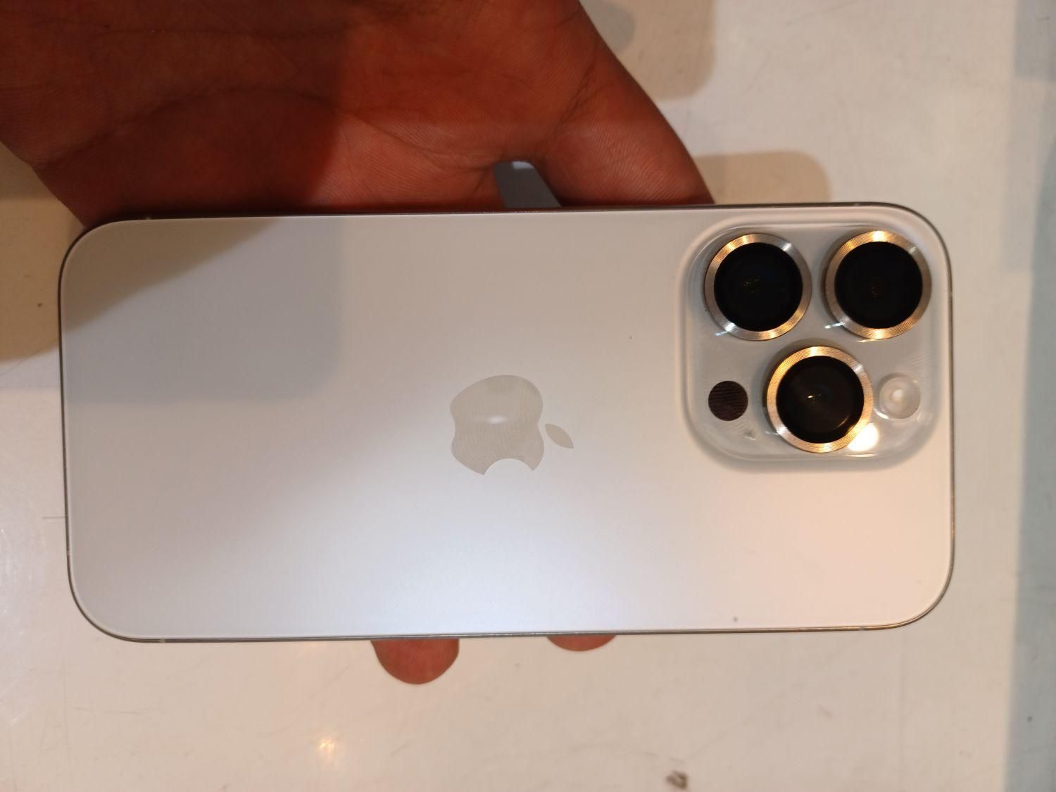 اپل iPhone 15 Pro با حافظهٔ ۱۲۸ گیگابایت|موبایل|تهران, اوقاف|دیوار