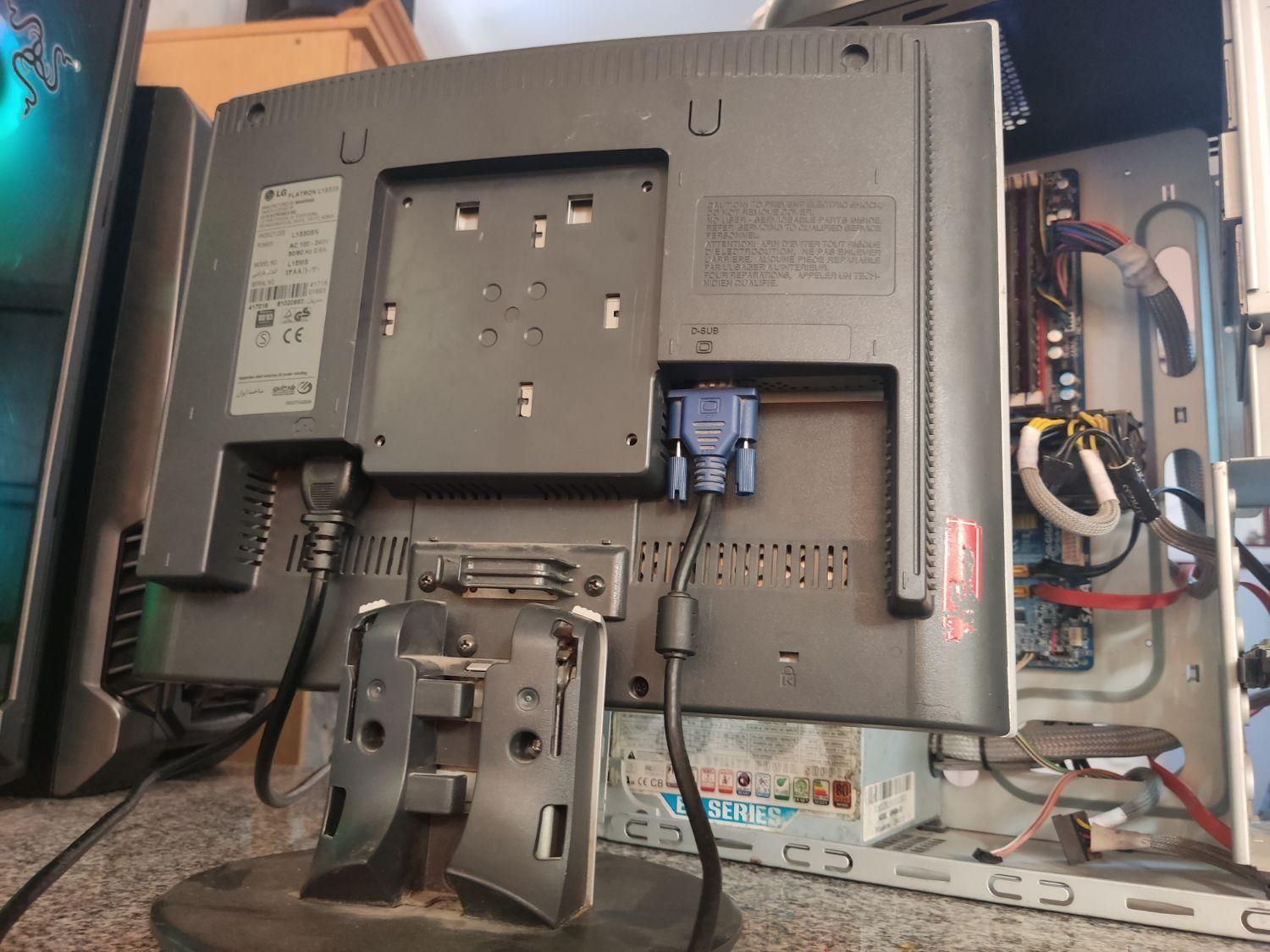 قاب کیس گرین و مانیتور LCD|رایانه رومیزی|مشهد, شهید معقول|دیوار